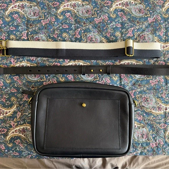 Madewell The Large Transport Camera Bag in Black Leather - Picture 2 of 8